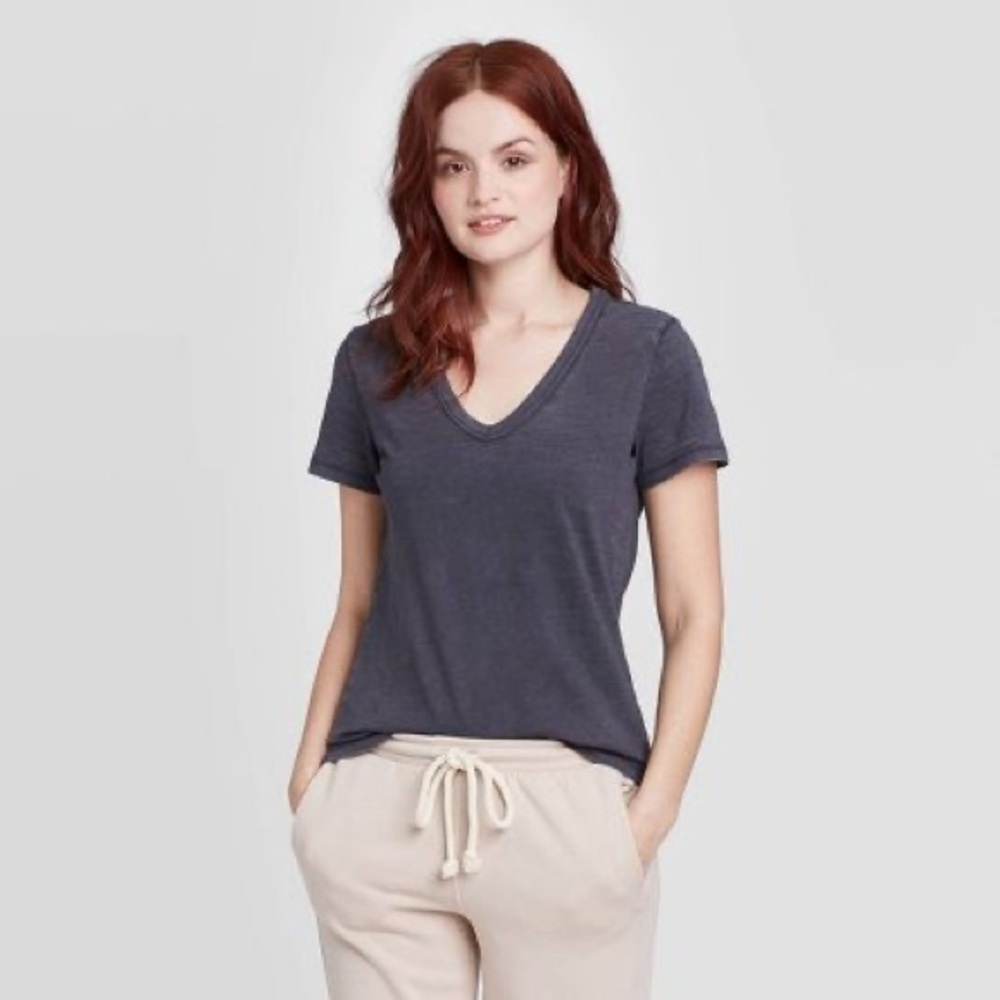 Universal Thread XD Medium Gray Lightweight T Shirt